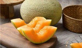 来大姨妈吃哈密瓜,哈密瓜助你缓解不适，甜蜜呵护女性健康”