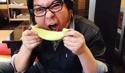 自拍吃瓜,揭秘网红美食背后的故事