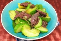 角瓜可以跟牛肉一起吃嘛,营养搭配的完美组合