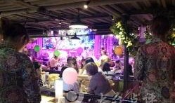 故里音乐酒吧吃瓜视频,一场吃瓜视频引发的狂欢之夜