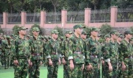 军训跳舞吃瓜现场,军训跳舞吃瓜欢乐多