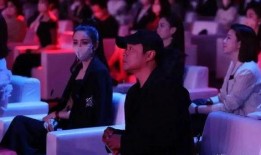 微博之夜直播吃瓜,吃瓜群众狂欢，明星互动笑料百出