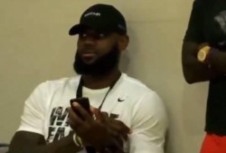 詹姆斯吃瓜视频