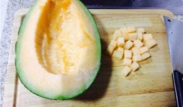 吃哈密瓜嘴角烂了,嘴角烂了需注意