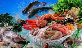 福建渔民前排吃瓜,见证海上丰收盛景