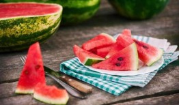 吃瓜跟吃菜区别,吃瓜与吃菜的生活体验解析