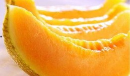 吃哈密瓜嘴角烂了,嘴角烂了需注意