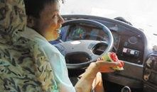 公交司机吃瓜事件,一瓜引发的热议与反思