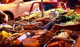 夜市街吃瓜,瓜香四溢，探寻美食与生活的味道