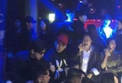 酒吧吃瓜什么事件,揭秘娱乐圈最新热点事件