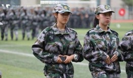 军训跳舞女吃瓜,女兵跳舞吃瓜趣事