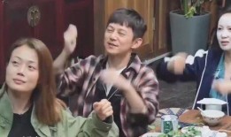 摔倒后吃瓜,一场意外引发的欢乐盛宴